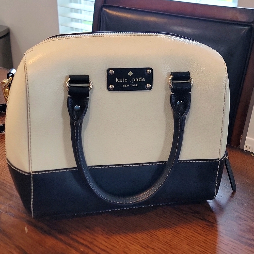 Medium Kate Spadesatchel handbag Black and Cream Crossbody